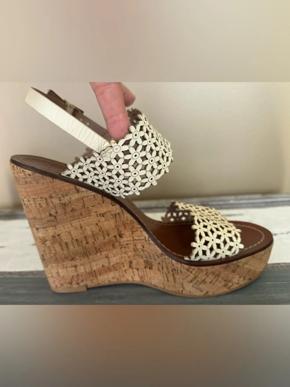 Tory Burch Floral Laser Cut Cork Wedge Sandals Cream Leather Size 10M‎ Boho Chic